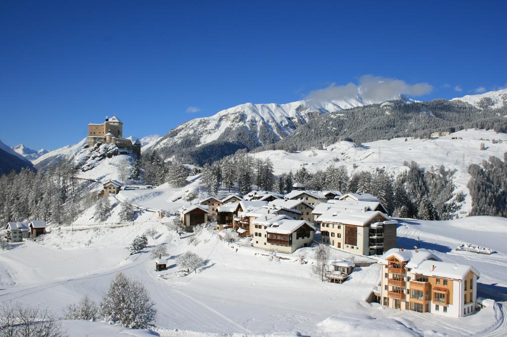 Schlosshotel Chaste 타라스프 외부 사진