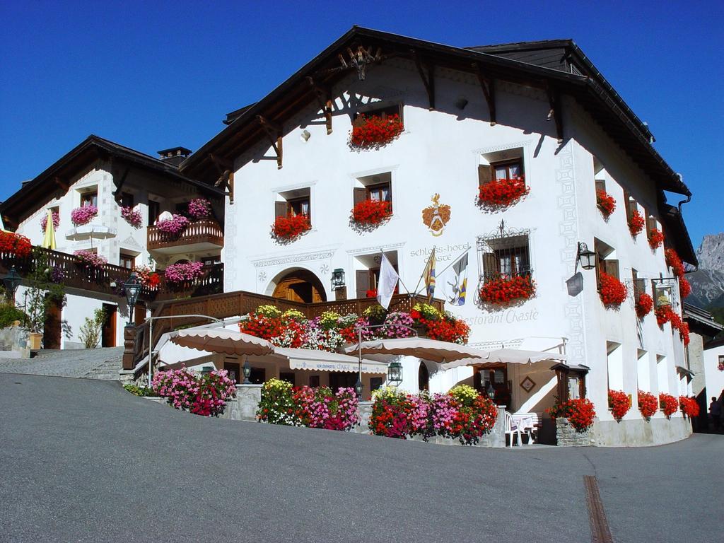 Schlosshotel Chaste 타라스프 외부 사진